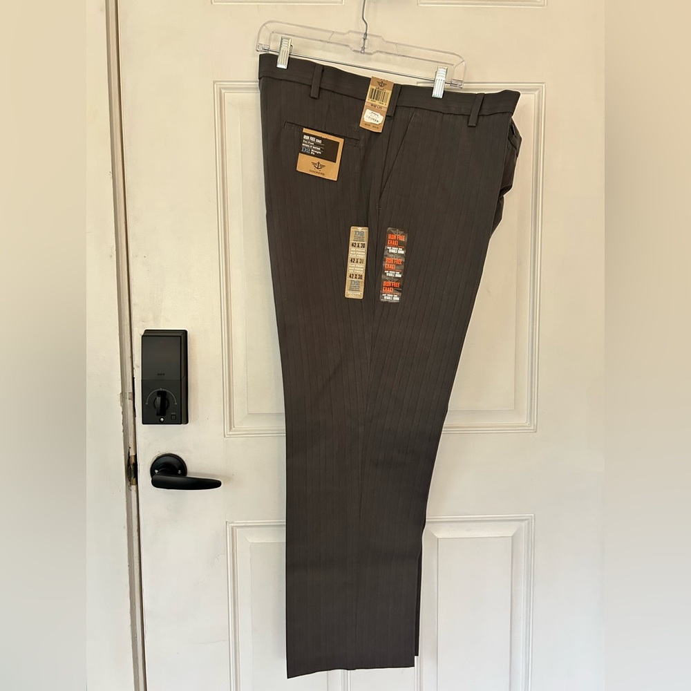 Dockers Men's Brown Pinstripe Flat-Front Dress Pants